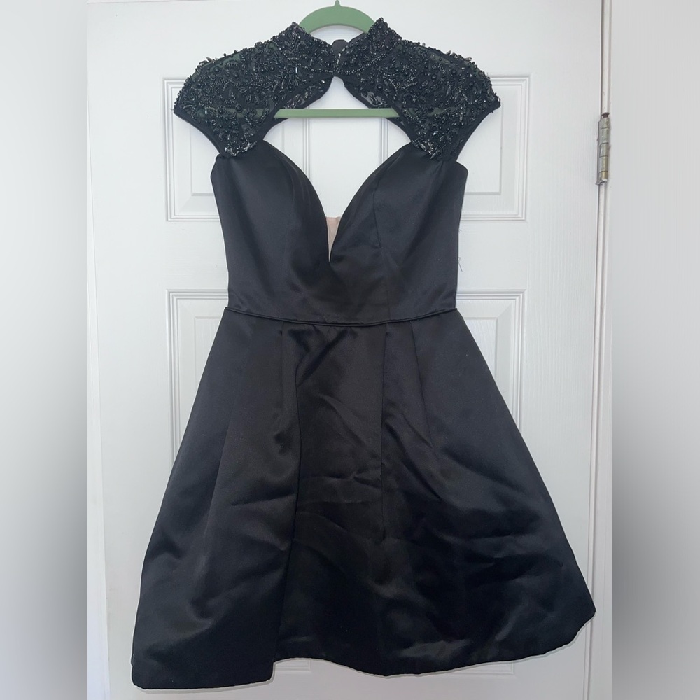 Size 6 Black Sherri Hill Cocktail